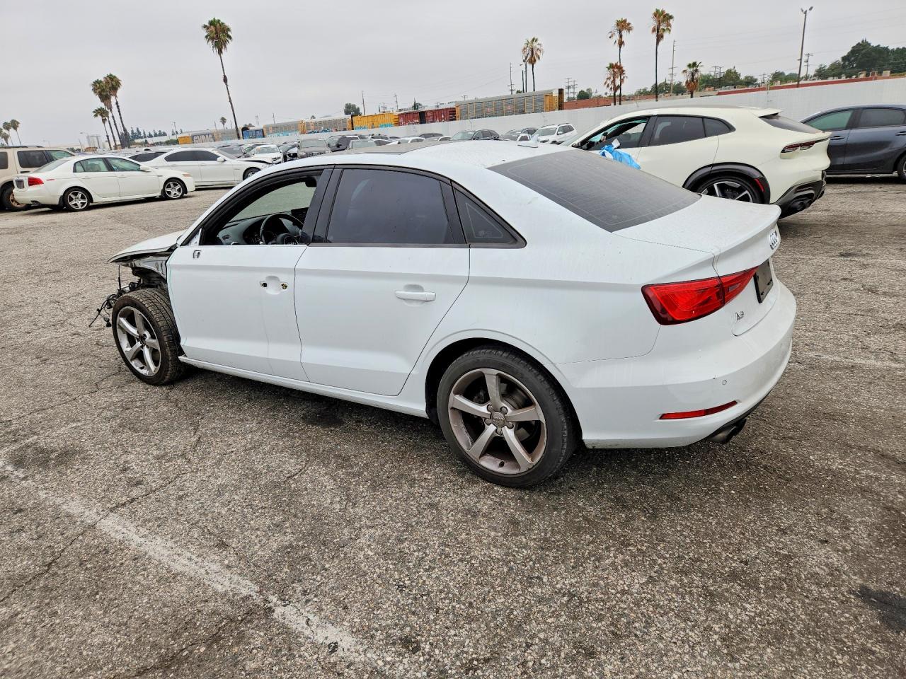 2016 Audi A3 Premium - Фото 2