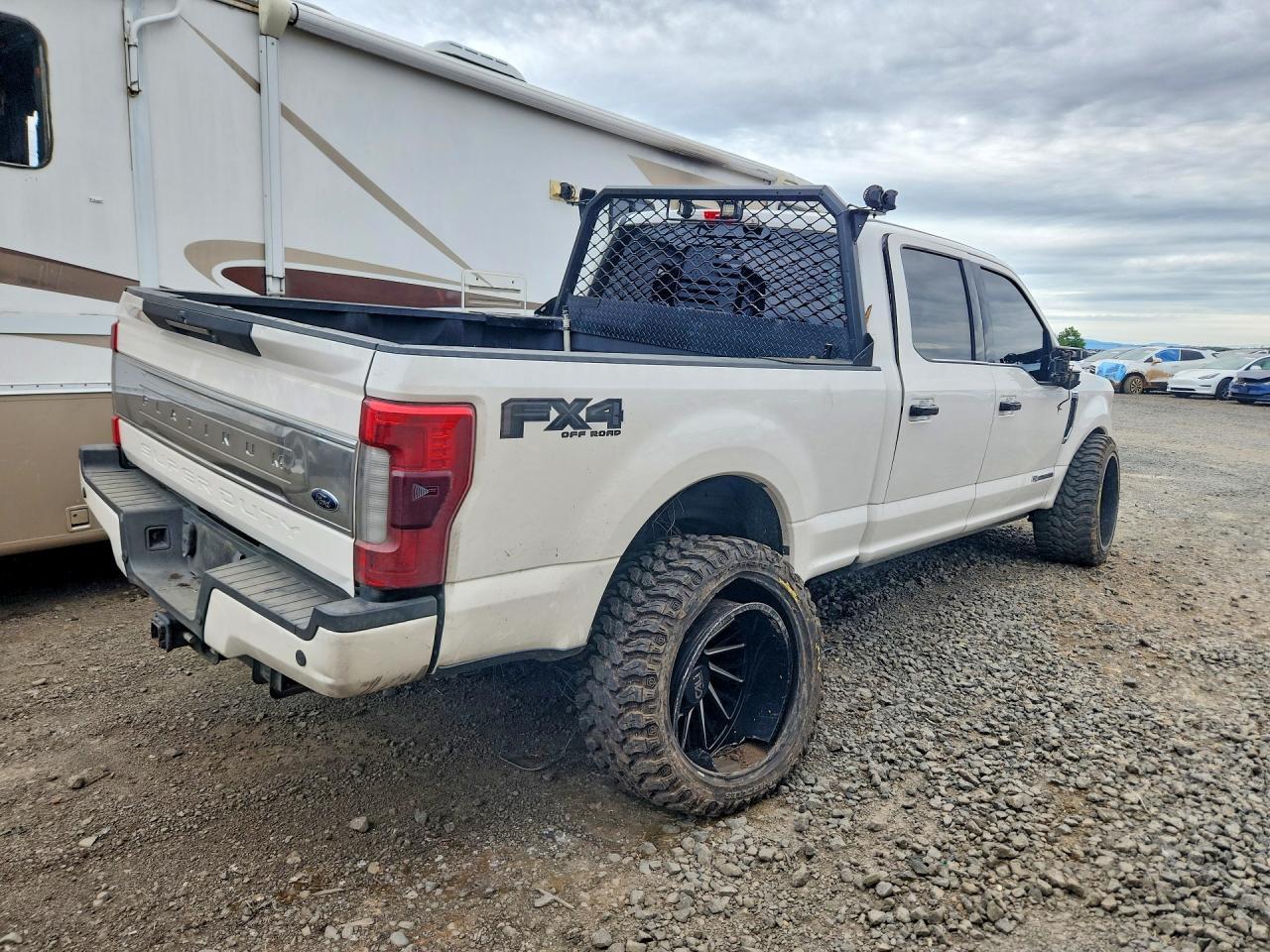 2017 Ford F350 Super Duty - Фото 3