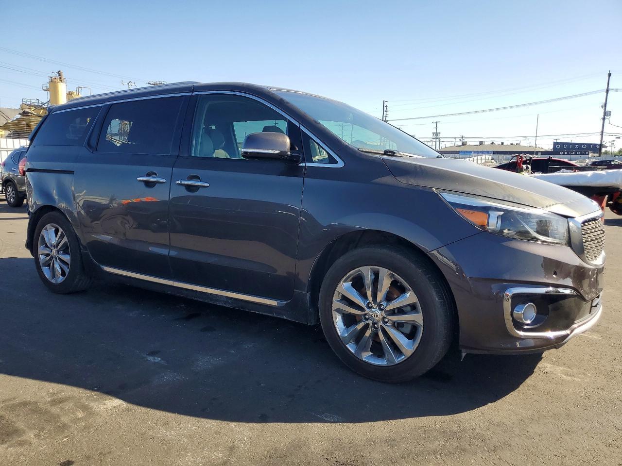 2017 Kia Sedona Sxl - Image 4