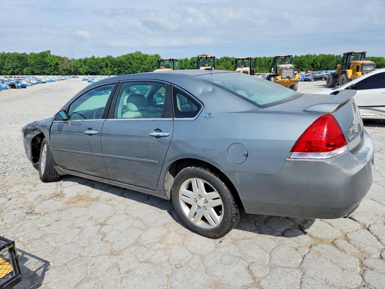 2007 Chevrolet Impala - Image 2