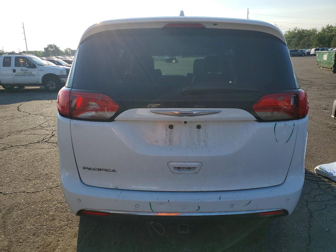2019 Chrysler Pacifica Touring L - Image 6