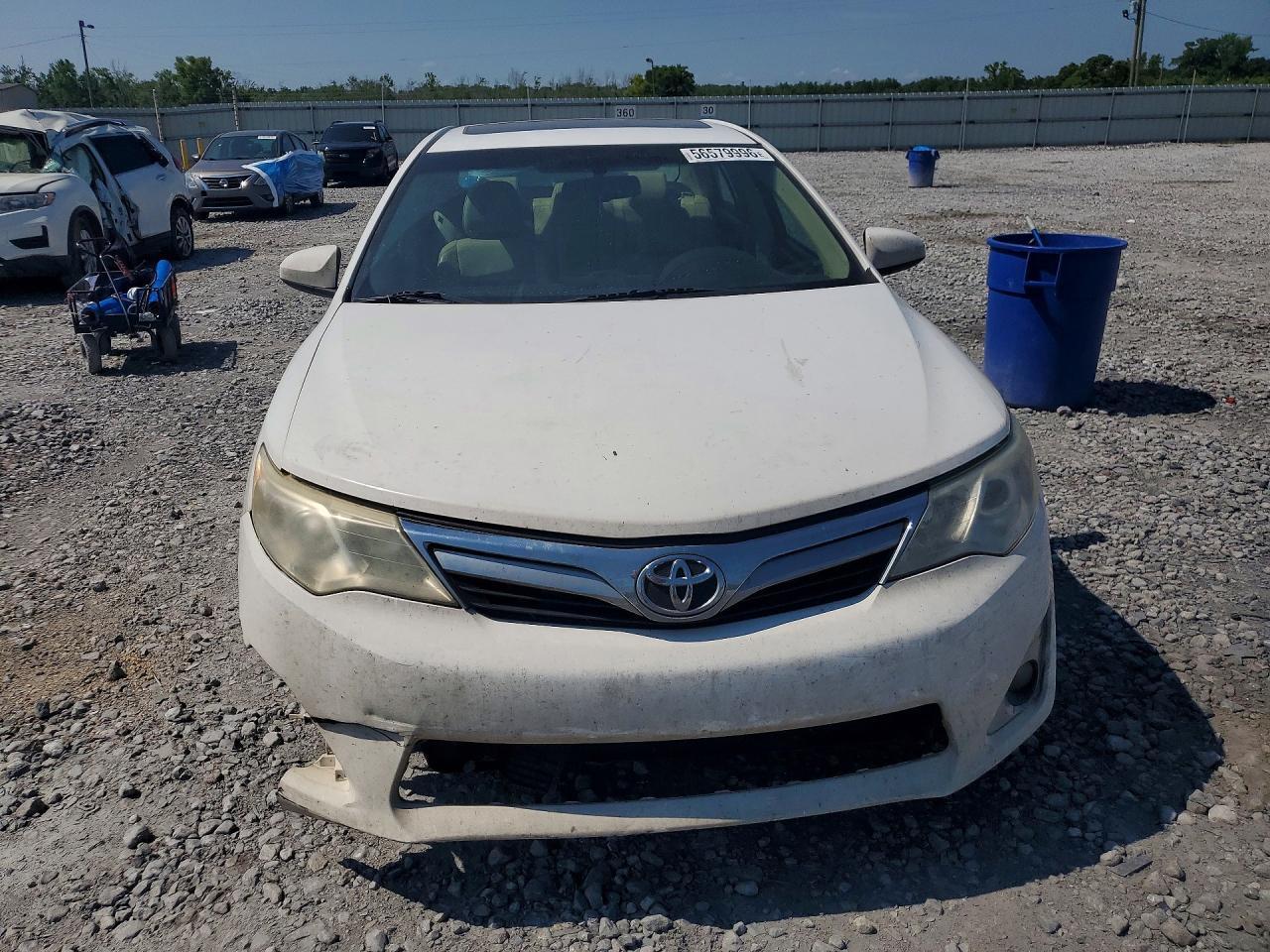 2014 Toyota Camry Xle V6 - Image 5