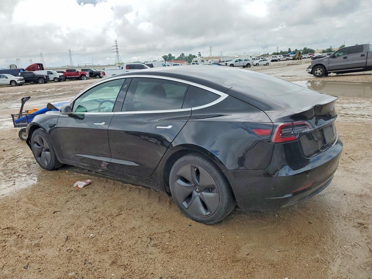 2019 Tesla Model 3 - Фото 2