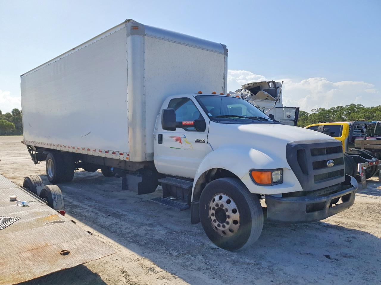 2013 Ford F750 Super Duty Box Truck - Фото 4