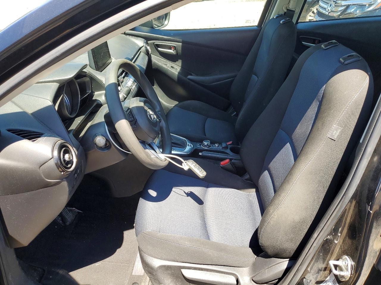2019 Toyota Yaris Le - Image 7