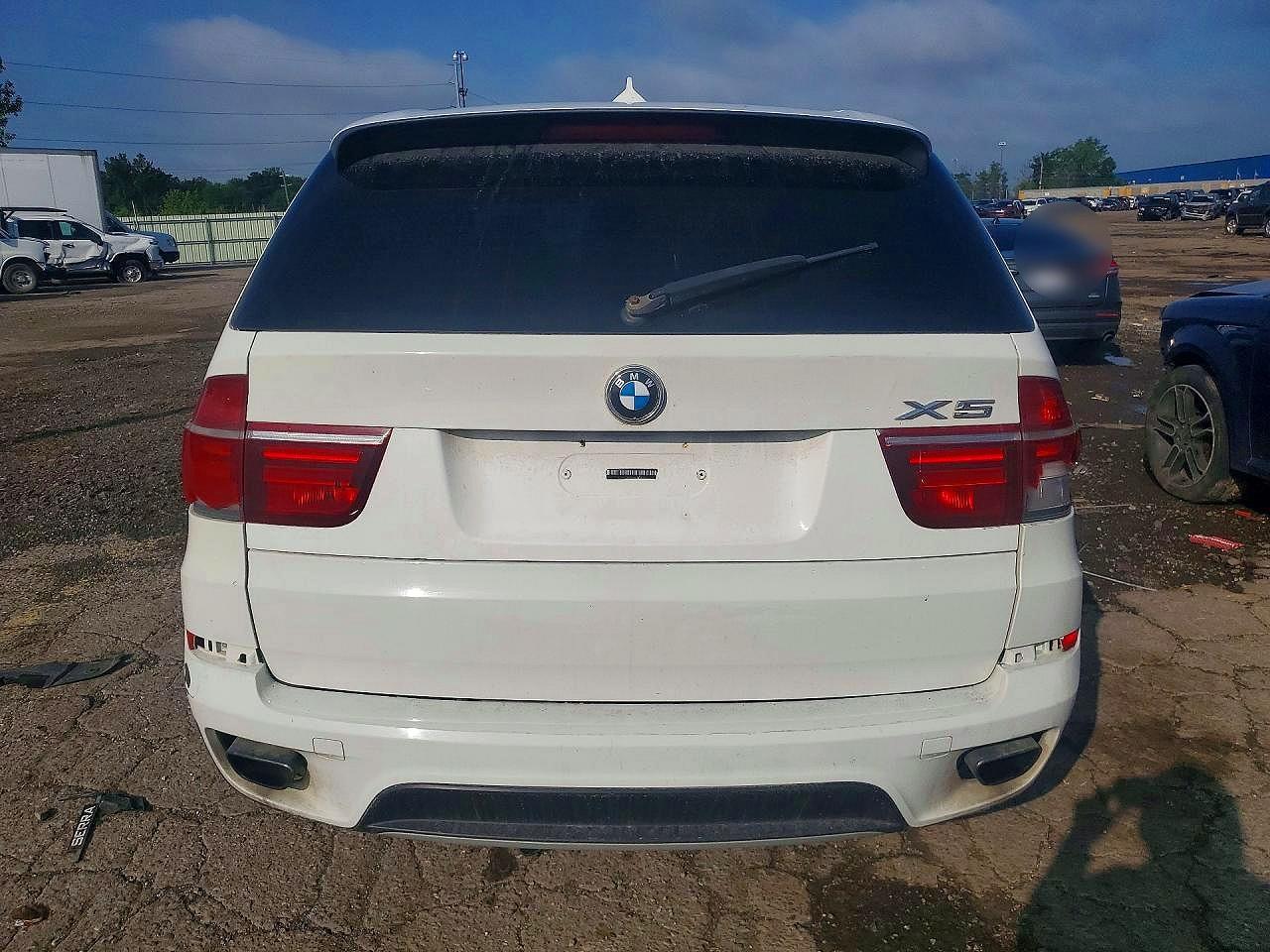 2011 BMW X5 xDrive50I - Фото 6