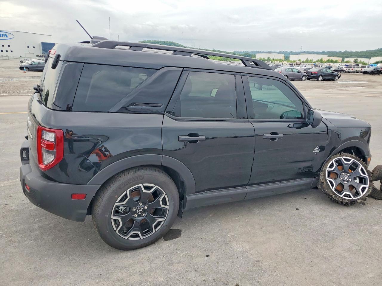2026 Ford Bronco Sport Outer Banks - Фото 3