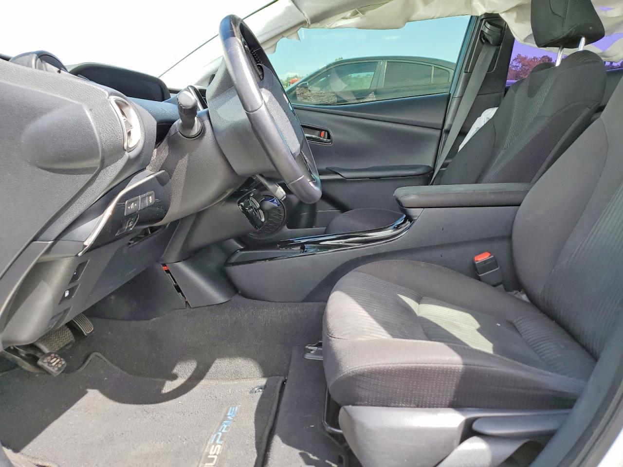 2020 Toyota Prius Prime Le - Image 7