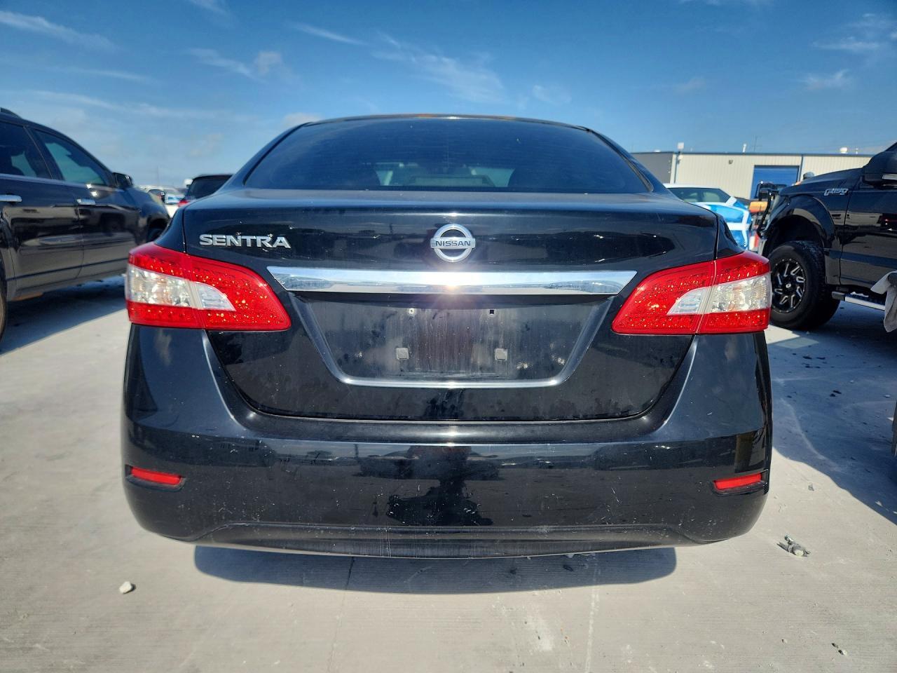 2015 Nissan Sentra S - Image 6
