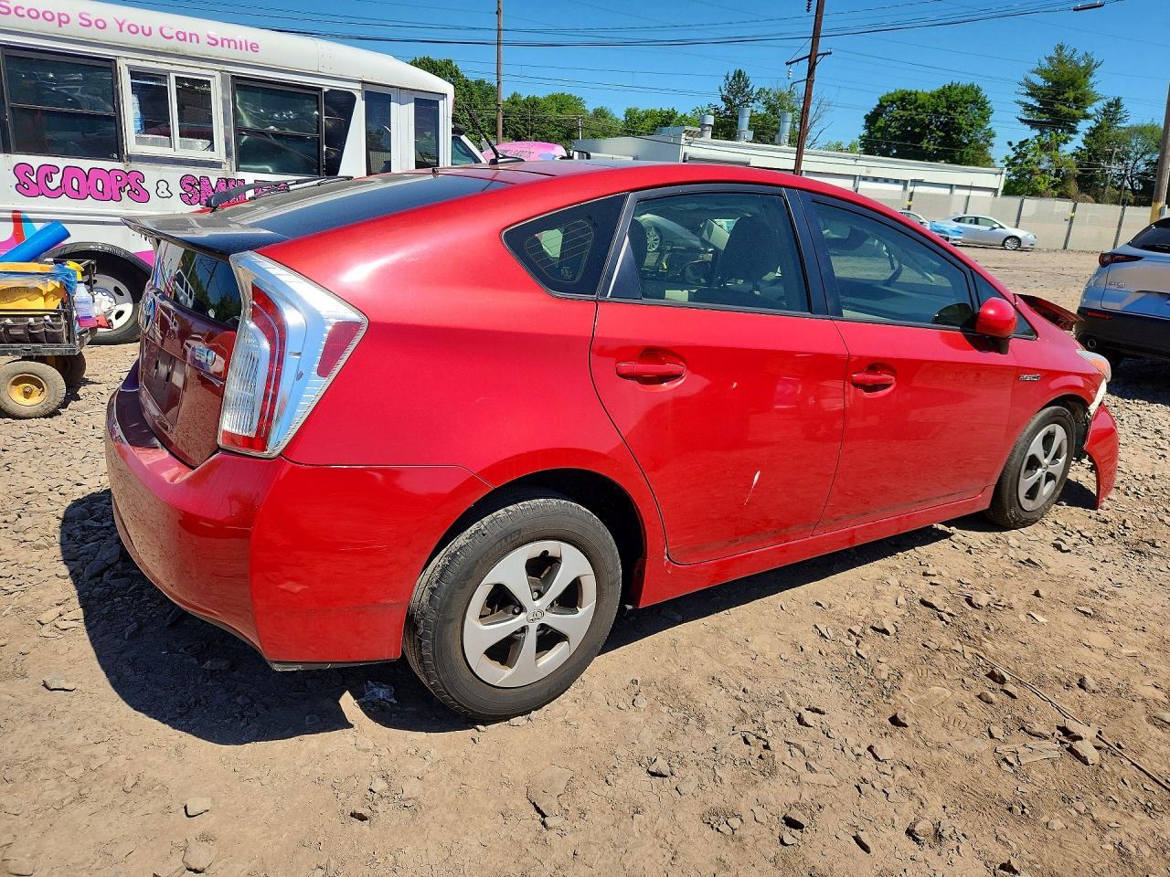 2015 Toyota Prius Three - Image 3