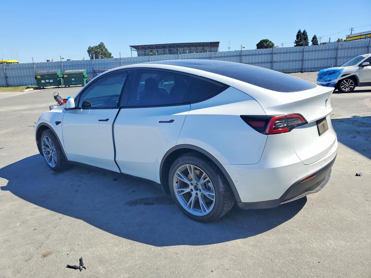 2022 Tesla Model Y - Image 2