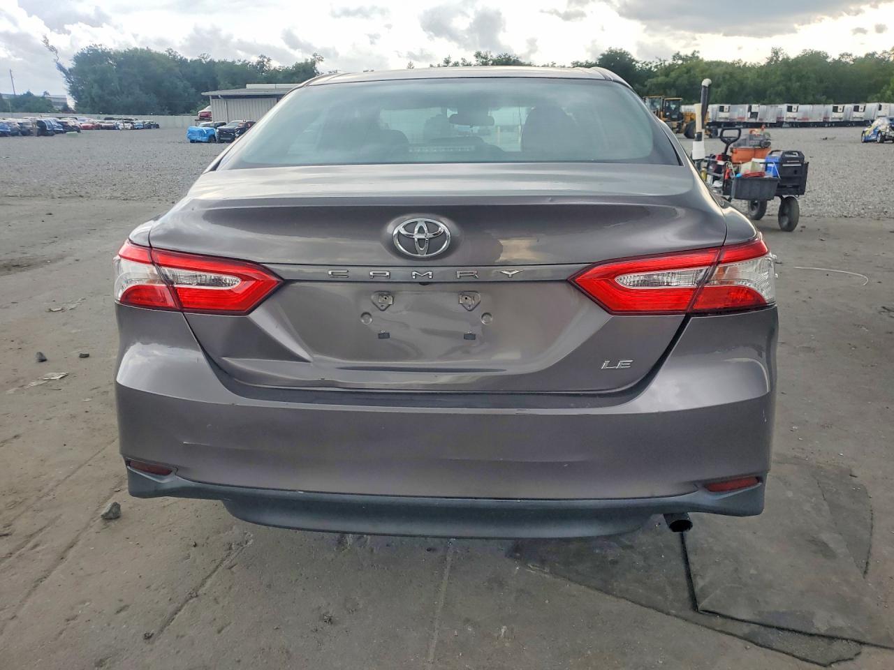 2018 Toyota Camry Le - Image 6