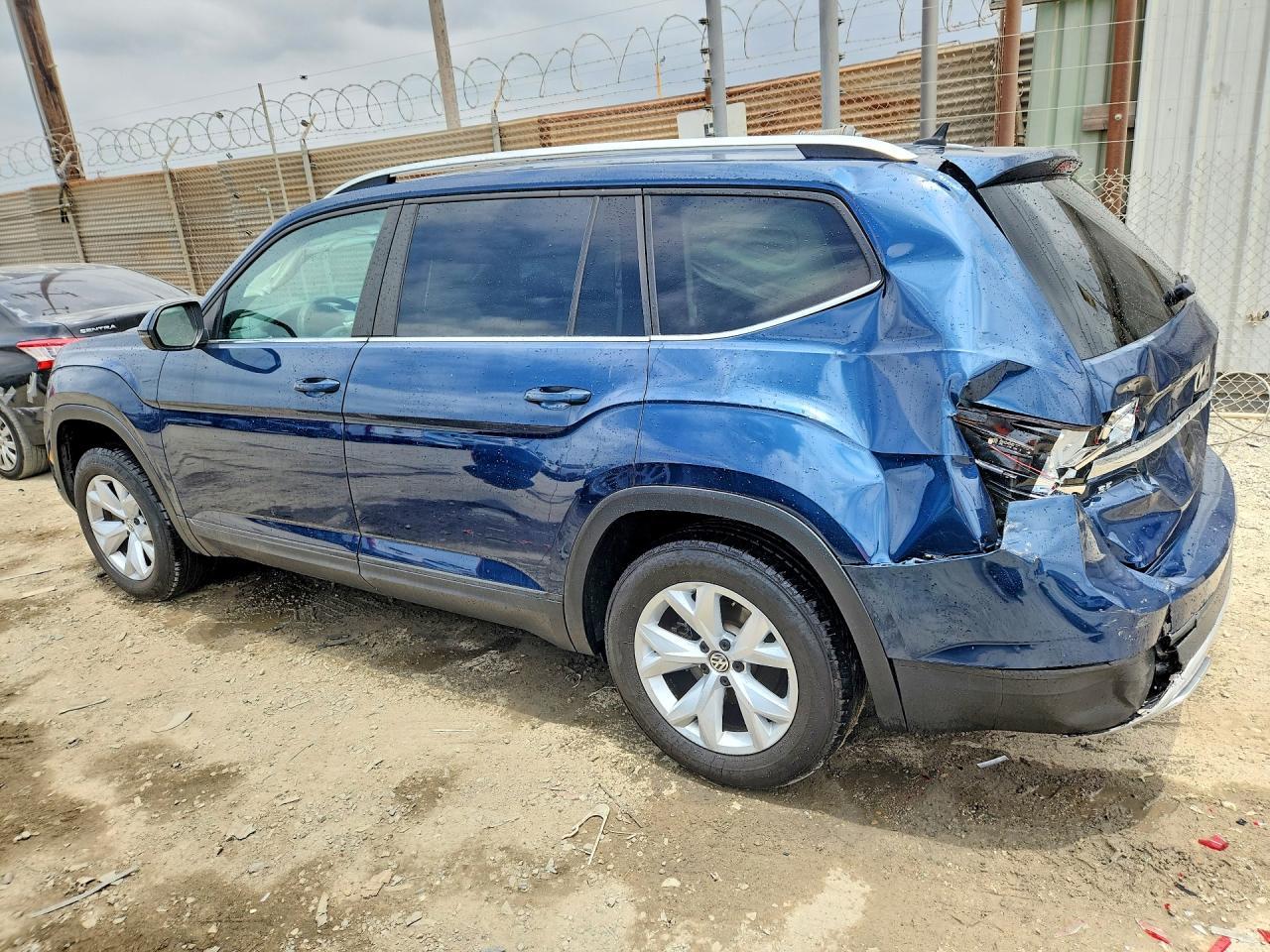 2018 Volkswagen Atlas Se - Image 2