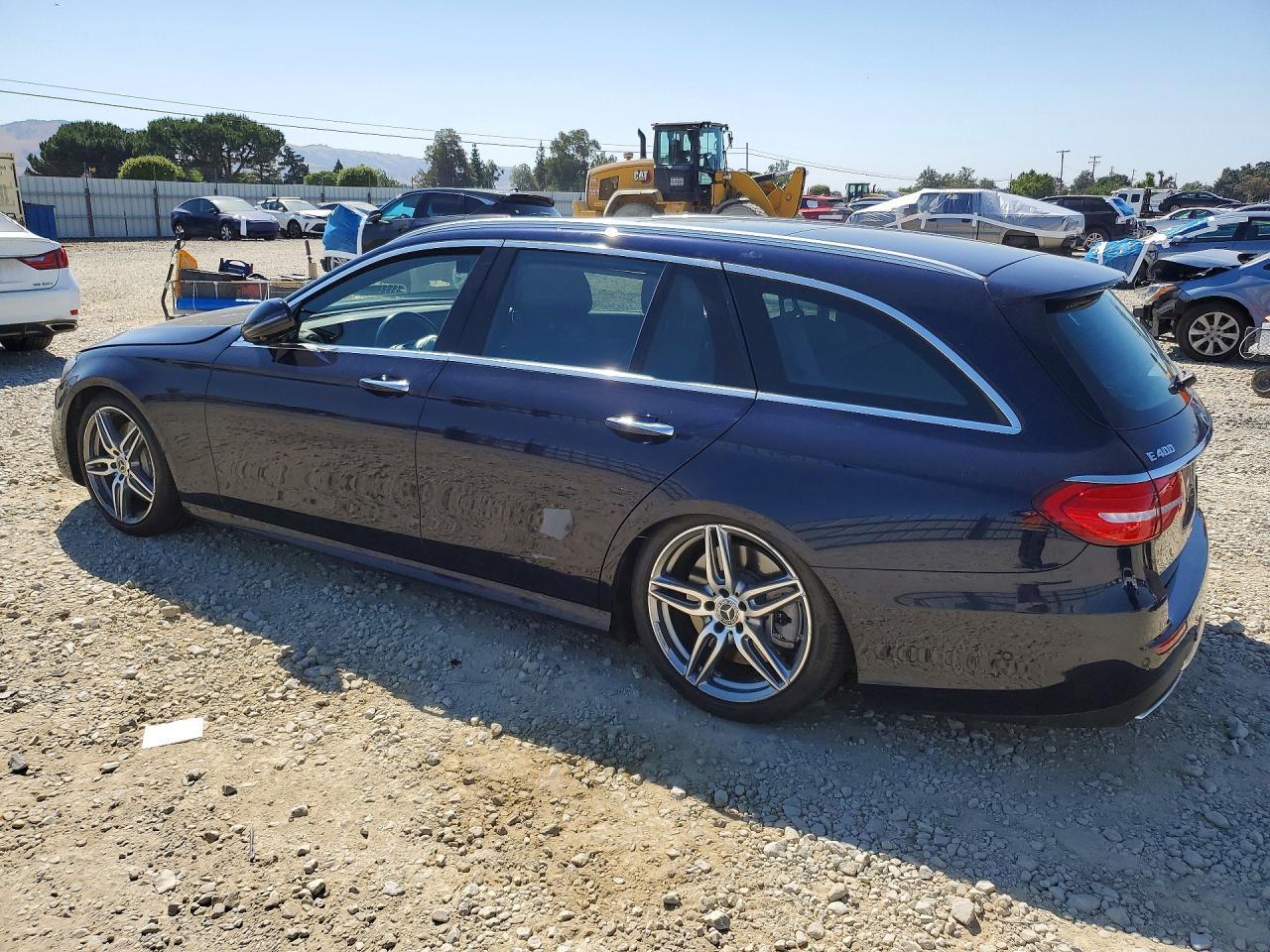 2018 Mercedes-Benz E 400 4Matic - Фото 2