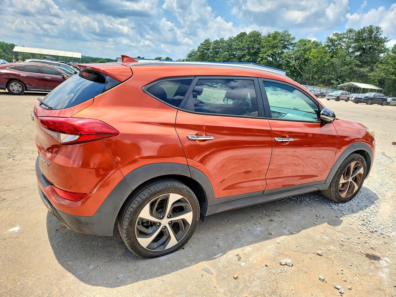 2016 Hyundai Tucson Limited - Image 3