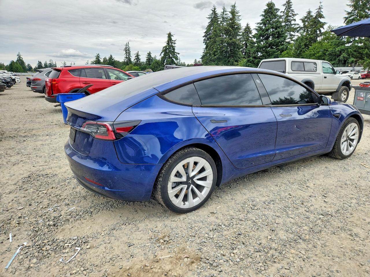 2022 Tesla Model 3 - Фото 3