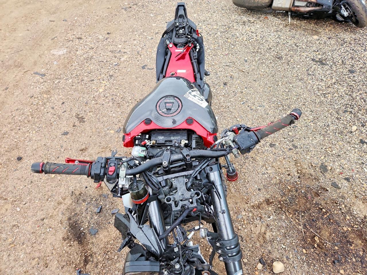 2021 Ducati Streetfighter V4 - Фото 5