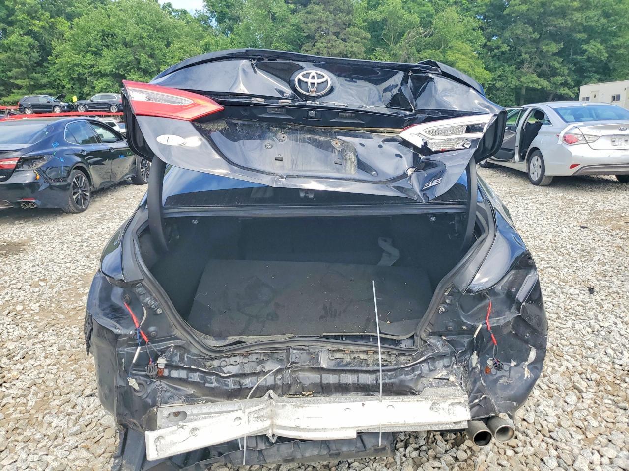 2018 Toyota Camry Se - Image 6