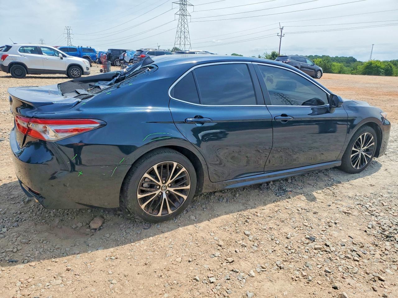 2018 Toyota Camry Se - Фото 3