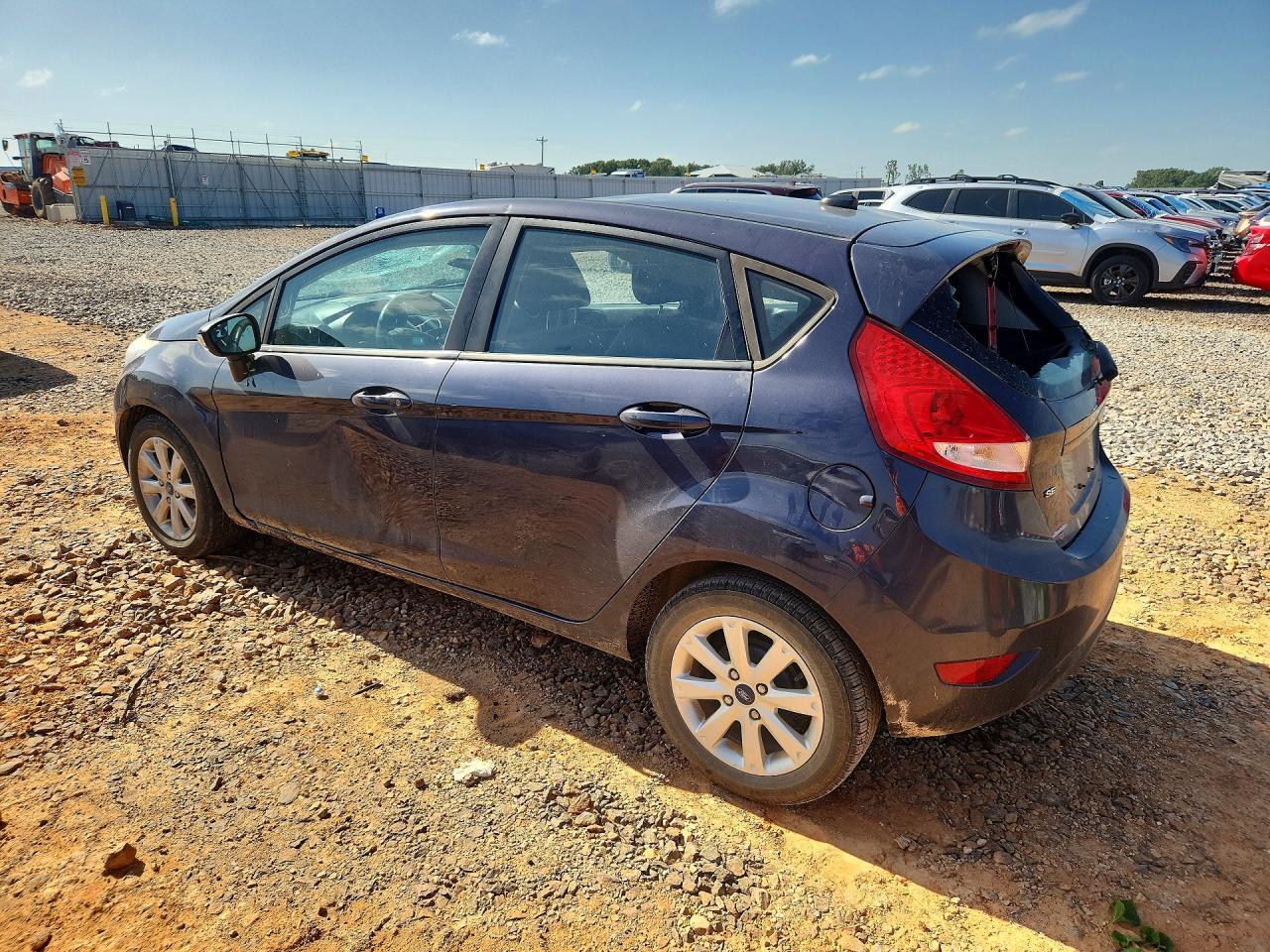 2013 Ford Fiesta Se - Image 2