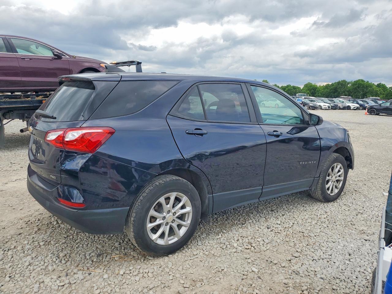 2021 Chevrolet Equinox Ls - Фото 3