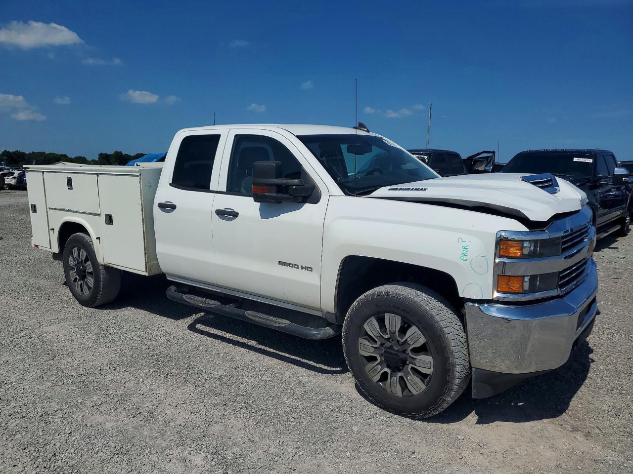 2018 Chevrolet Silverado C2500 Heavy Duty - Фото 4