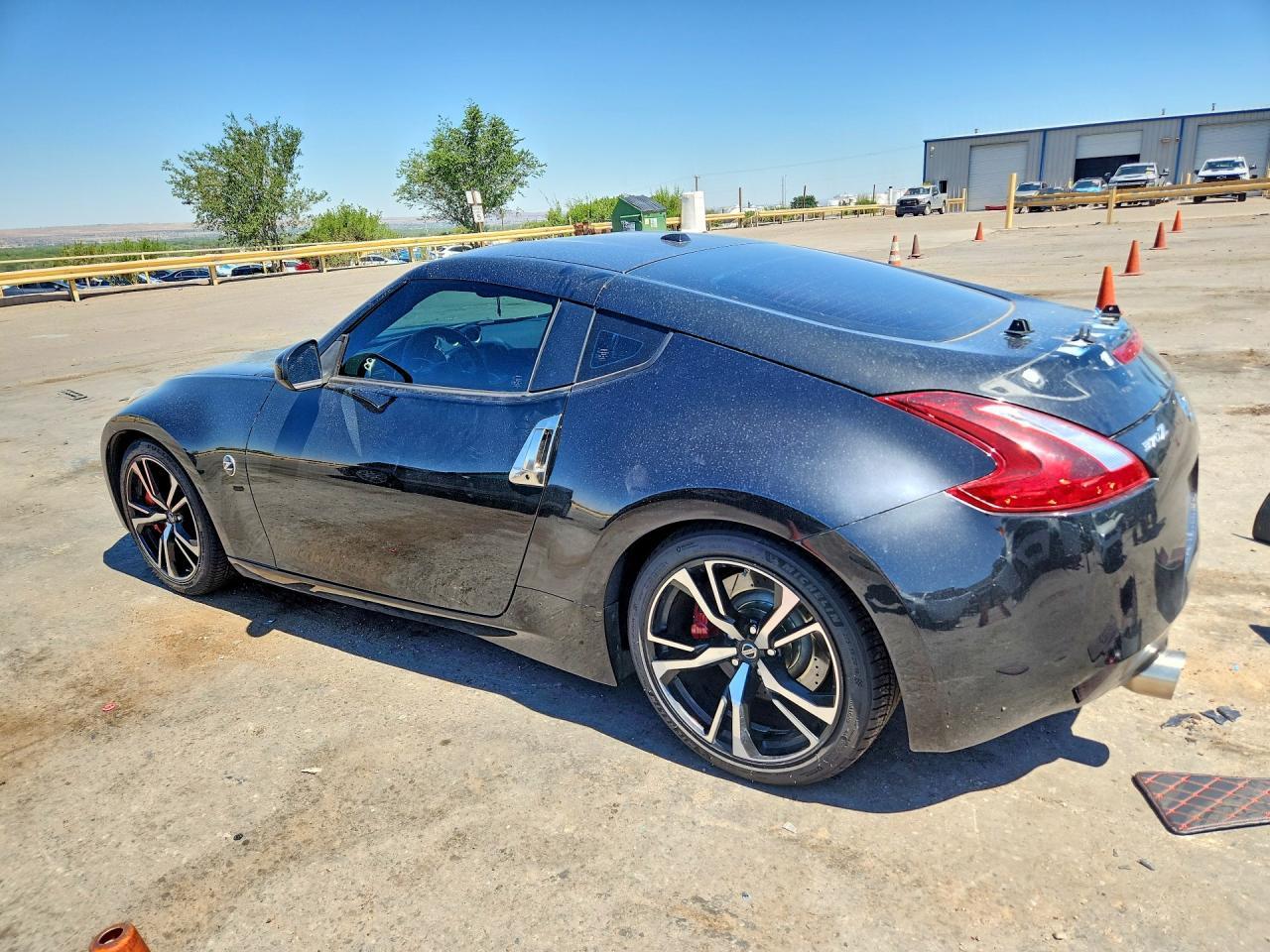 2018 Nissan 370Z Base - Image 2