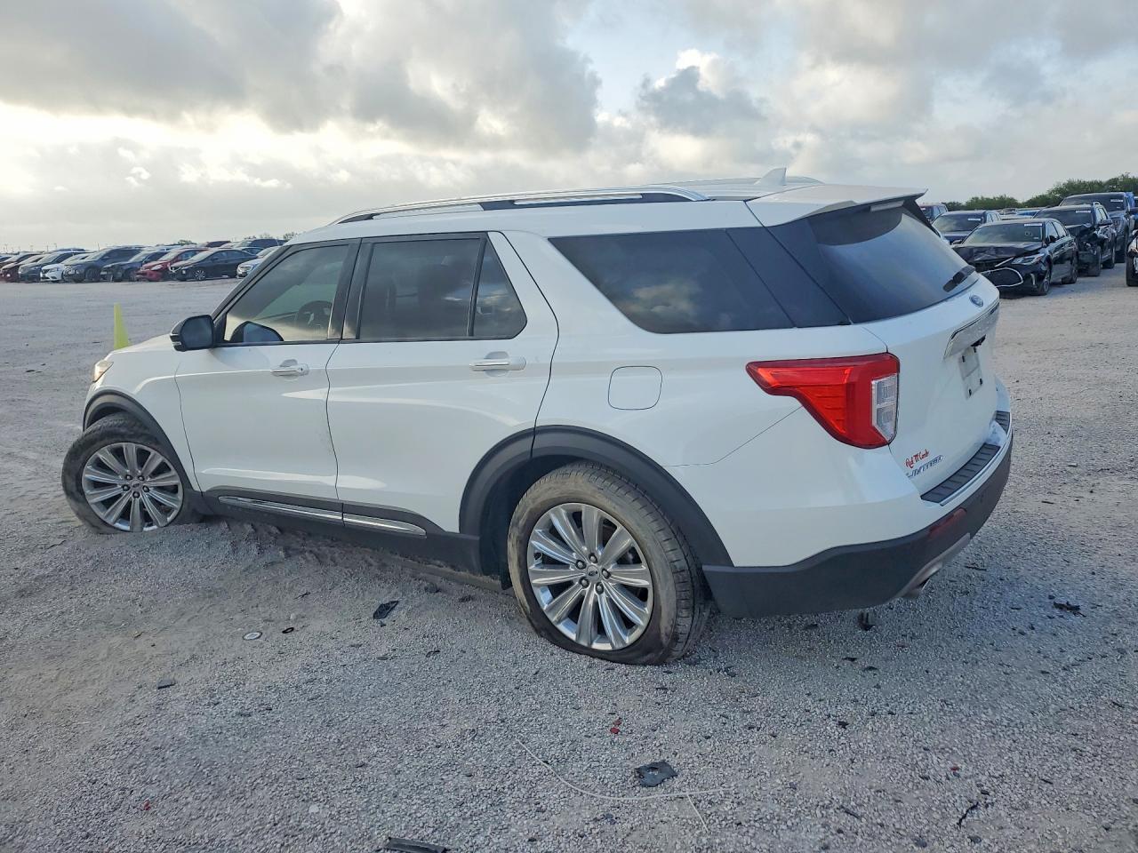 2020 Ford Explorer Limited - Image 2