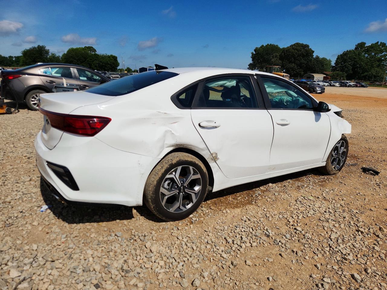 2019 Kia Forte Lxs - Фото 3