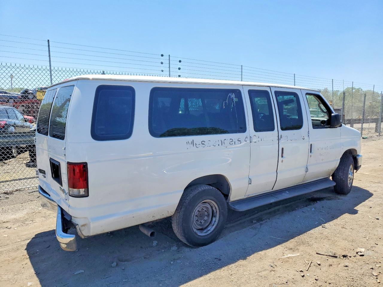 2012 Ford Econoline E350 Super Duty Wagon - Image 4