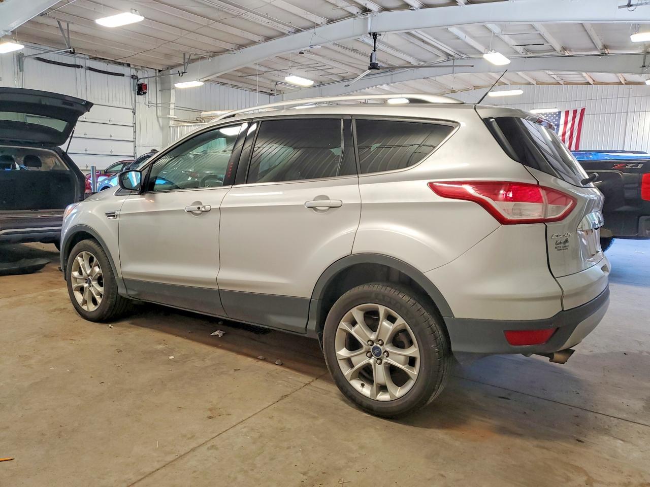 2016 Ford Escape Titanium - Фото 2