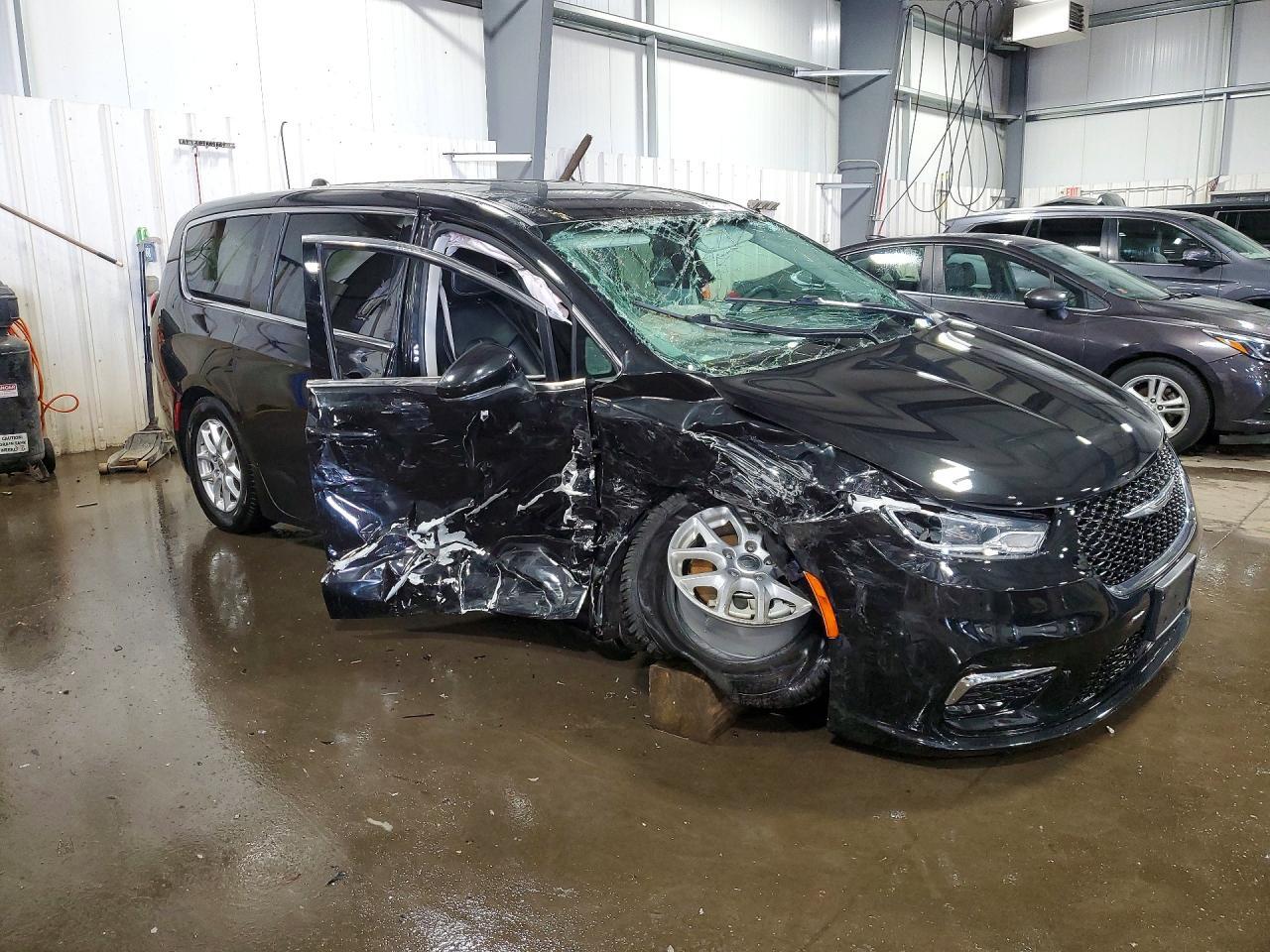 2023 Chrysler Pacifica Touring L - Фото 4