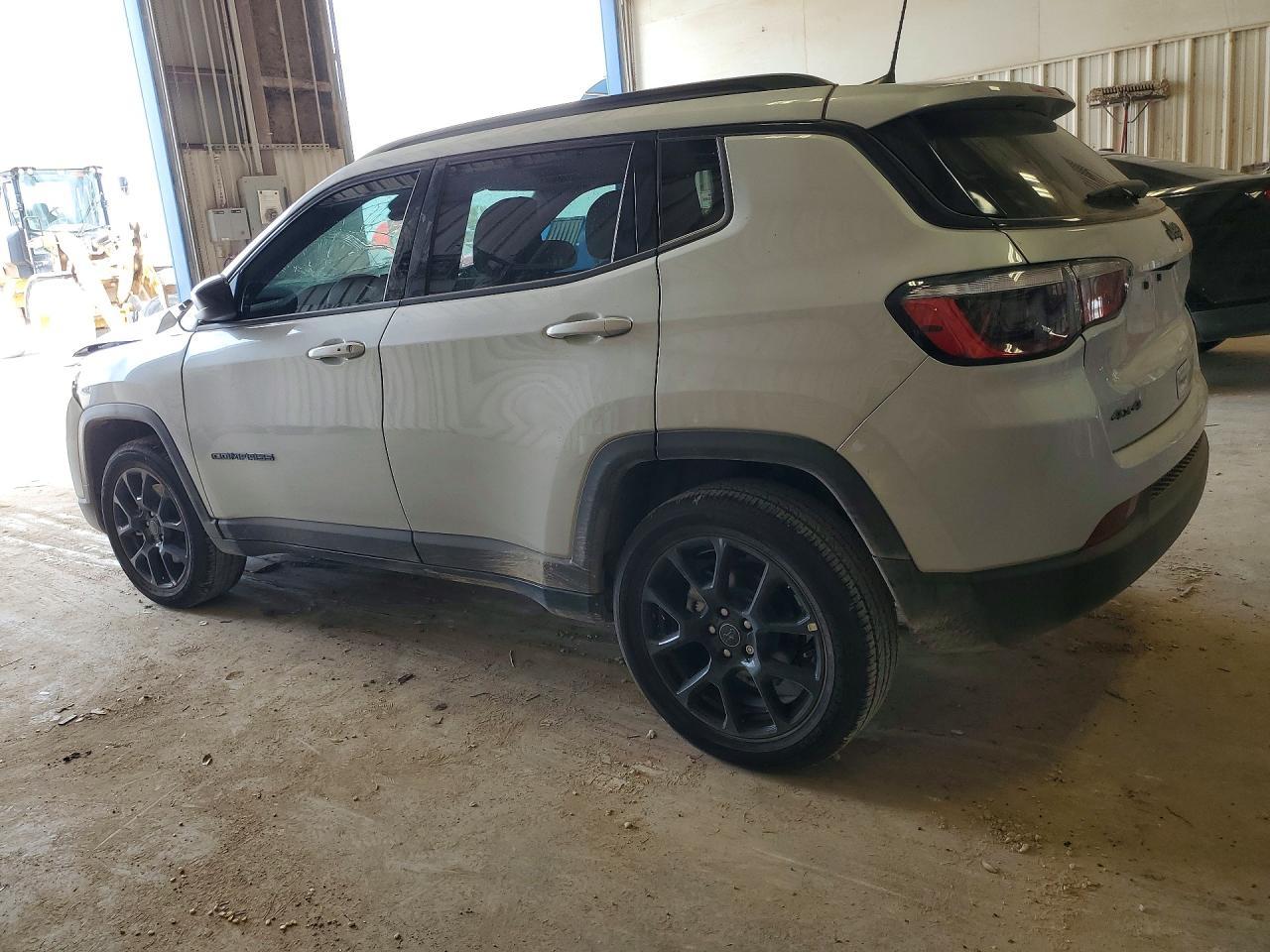 2026 Jeep Compass Latitude - Фото 2