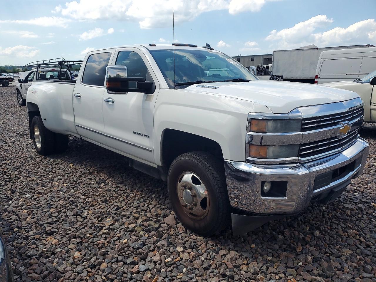 2015 Chevrolet Silverado K3500 Ltz - Image 4