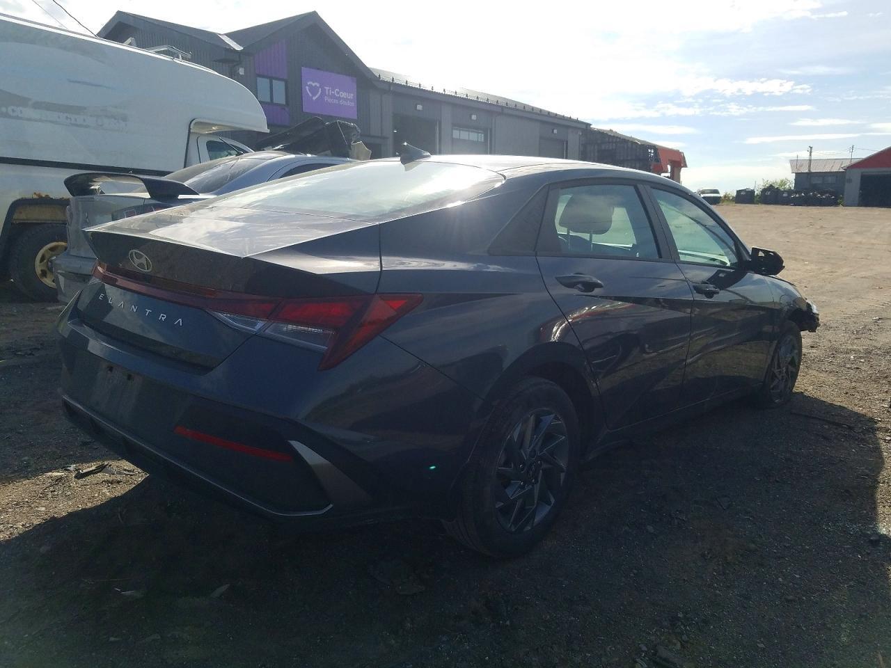 2025 Hyundai Elantra Sel Sport - Фото 3