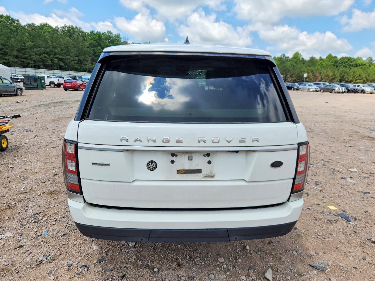 2017 Land Rover Range Rover Supercharged - Image 6