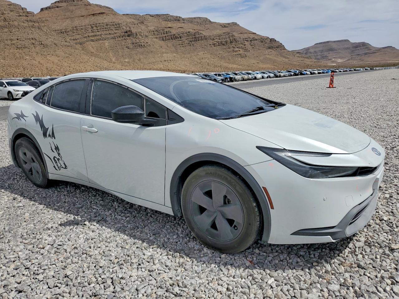 2023 Toyota Prius Le - Image 4