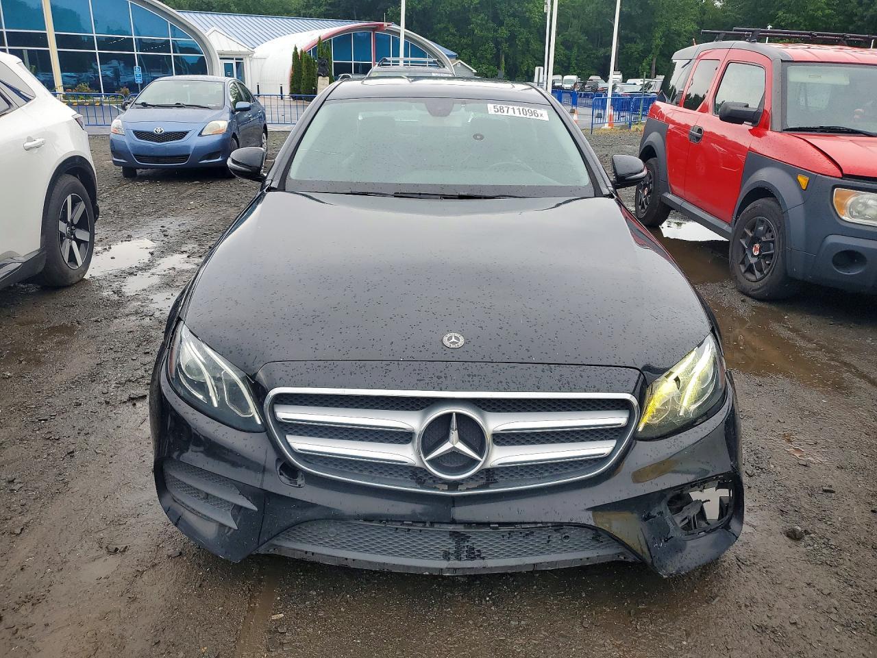 2018 Mercedes-Benz E 300 - Фото 5