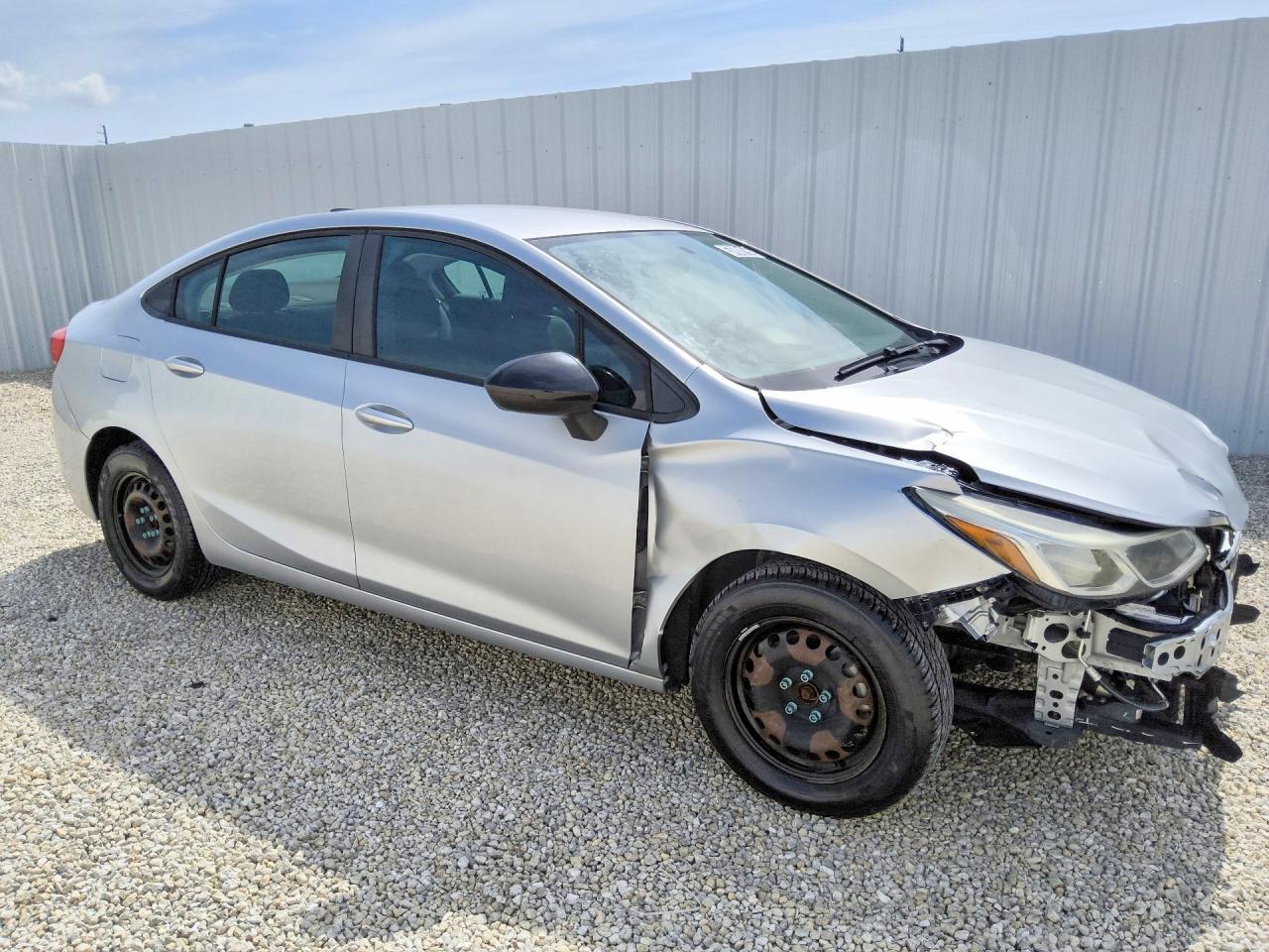 2018 Chevrolet Cruze Ls - Image 4