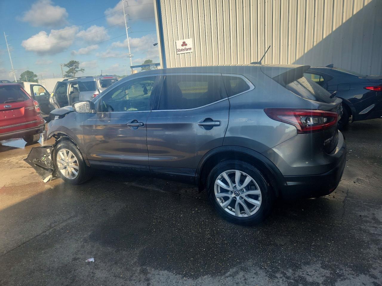 2020 Nissan Rogue Sport S - Фото 2