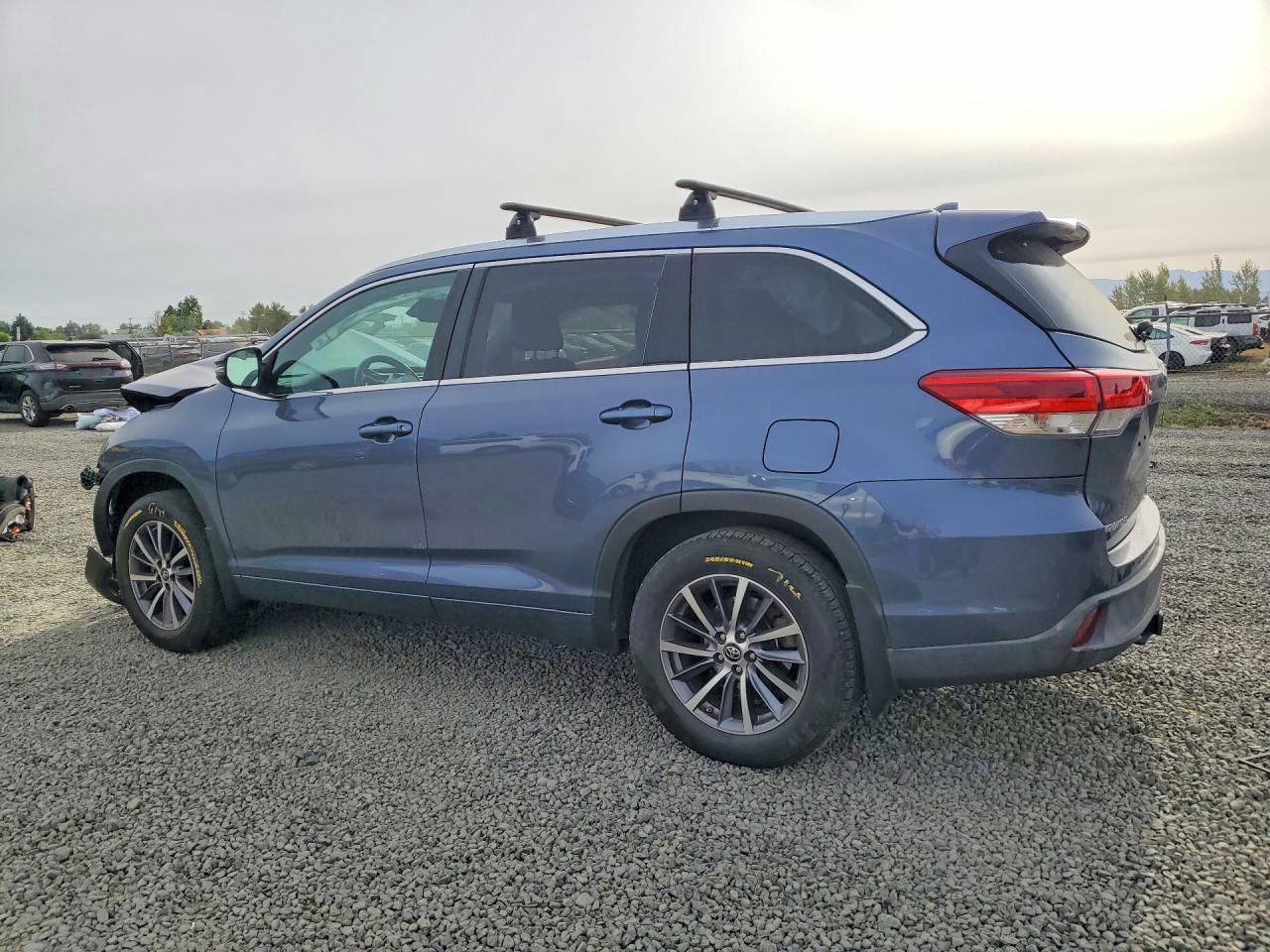 2018 Toyota Highlander Xle - Фото 2