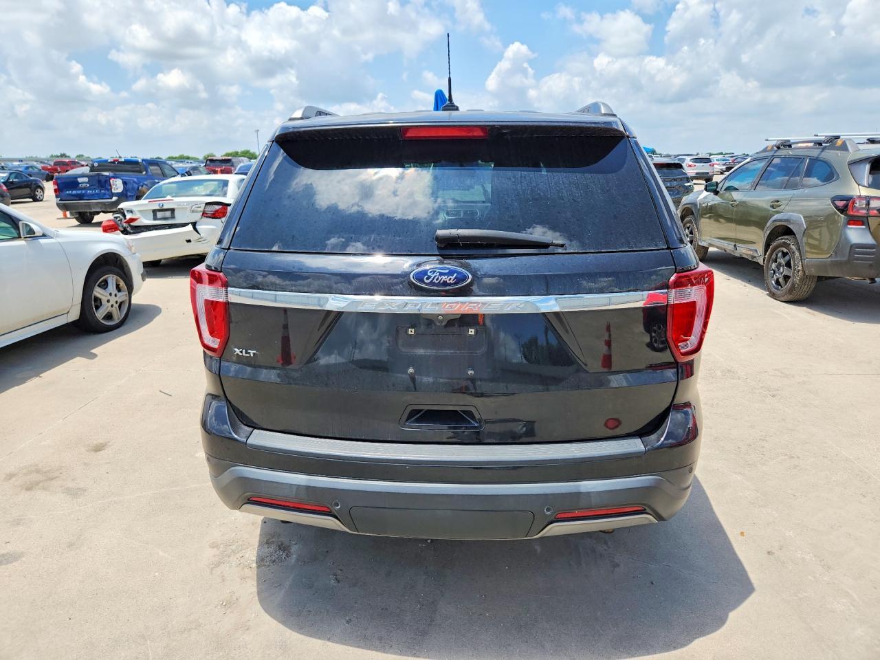 2019 Ford Explorer Xlt - Фото 6