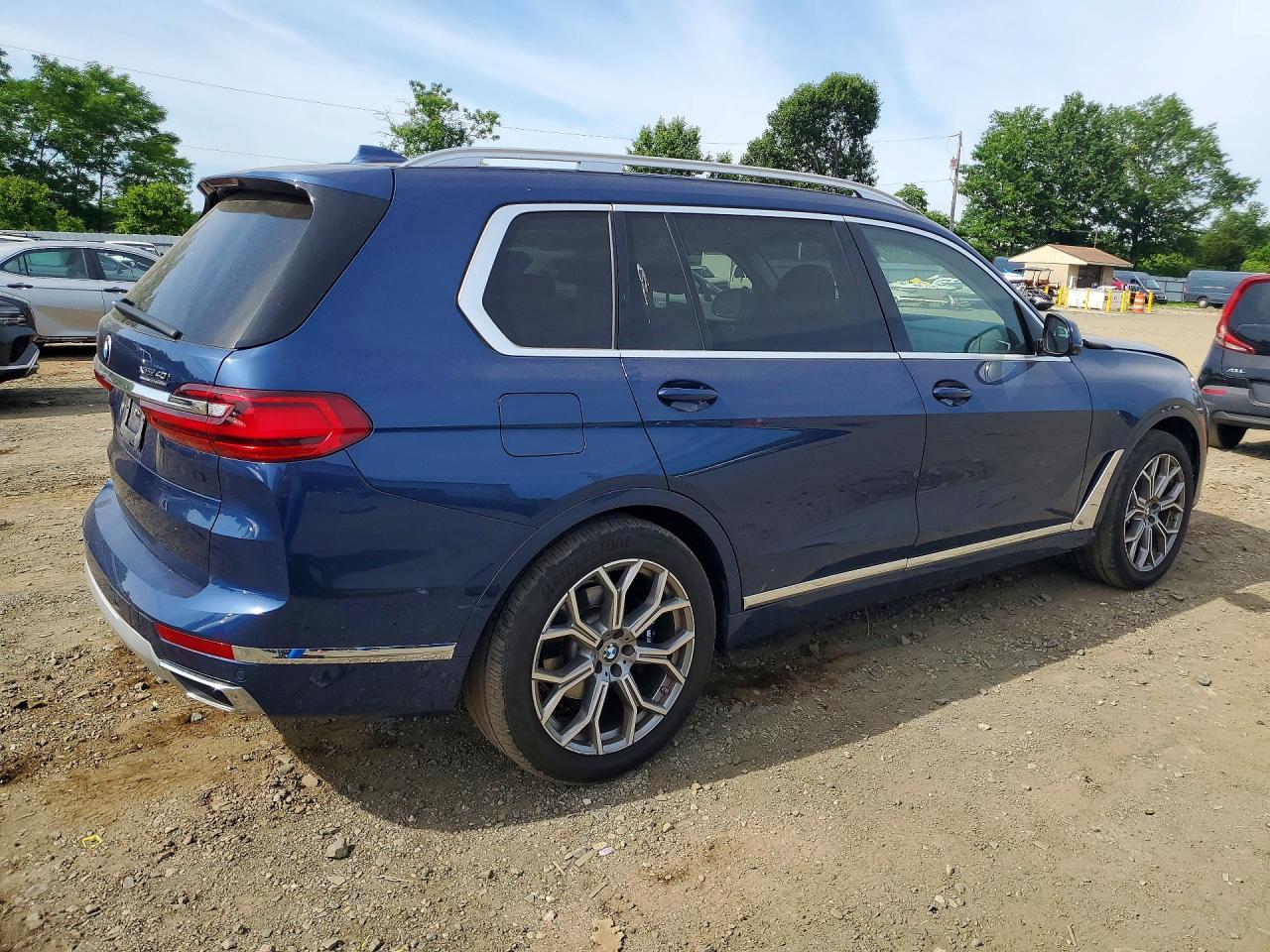 2021 BMW X7 xDrive40I - Image 3