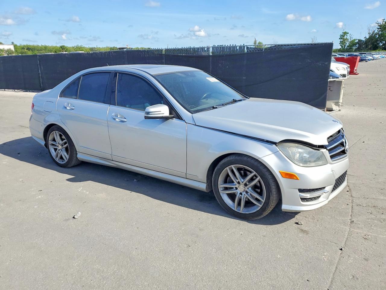 2014 Mercedes-Benz C 250 - Фото 4