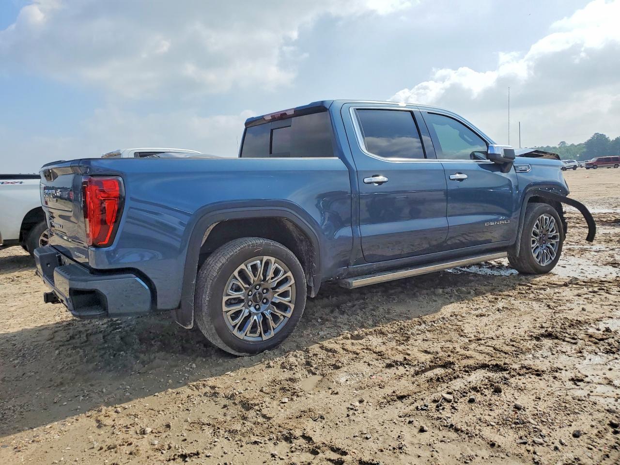 2026 GMC Sierra K1500 Denali Ultimate - Фото 3