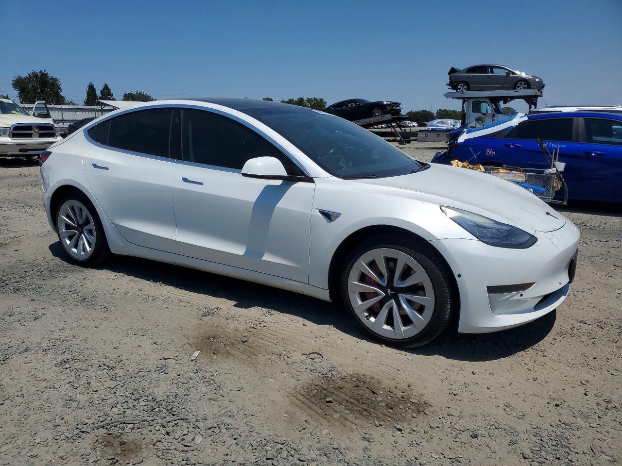 2019 Tesla Model 3 - Фото 4