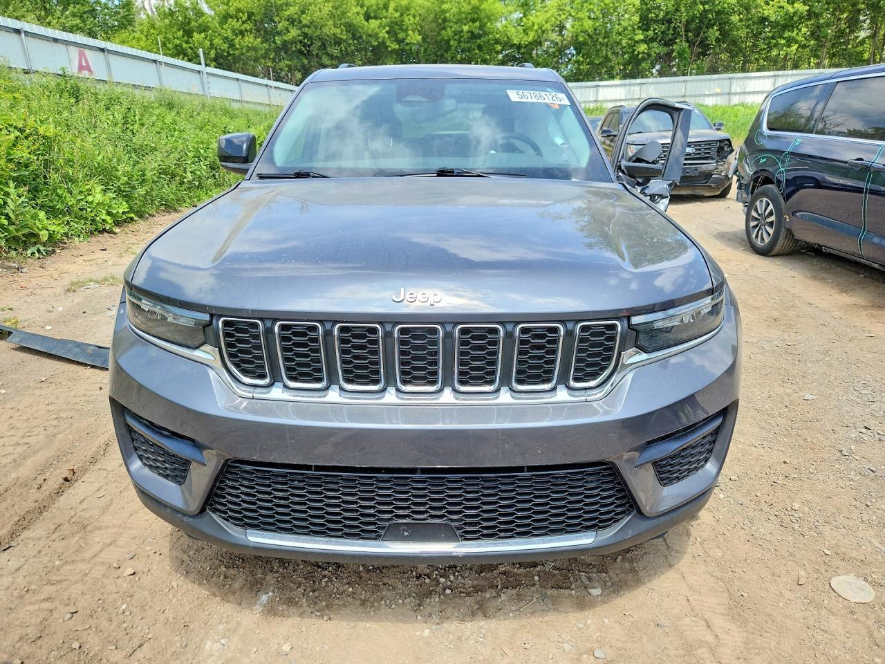 2024 Jeep Grand Cherokee Laredo - Image 5