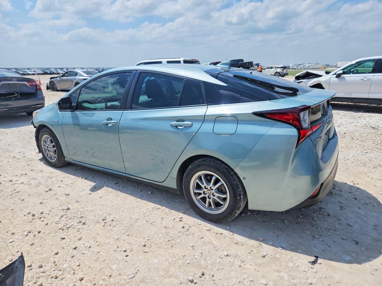 2022 Toyota Prius Le - Фото 2