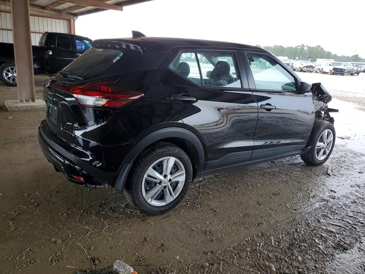 2025 Nissan Kicks Play S - Image 3