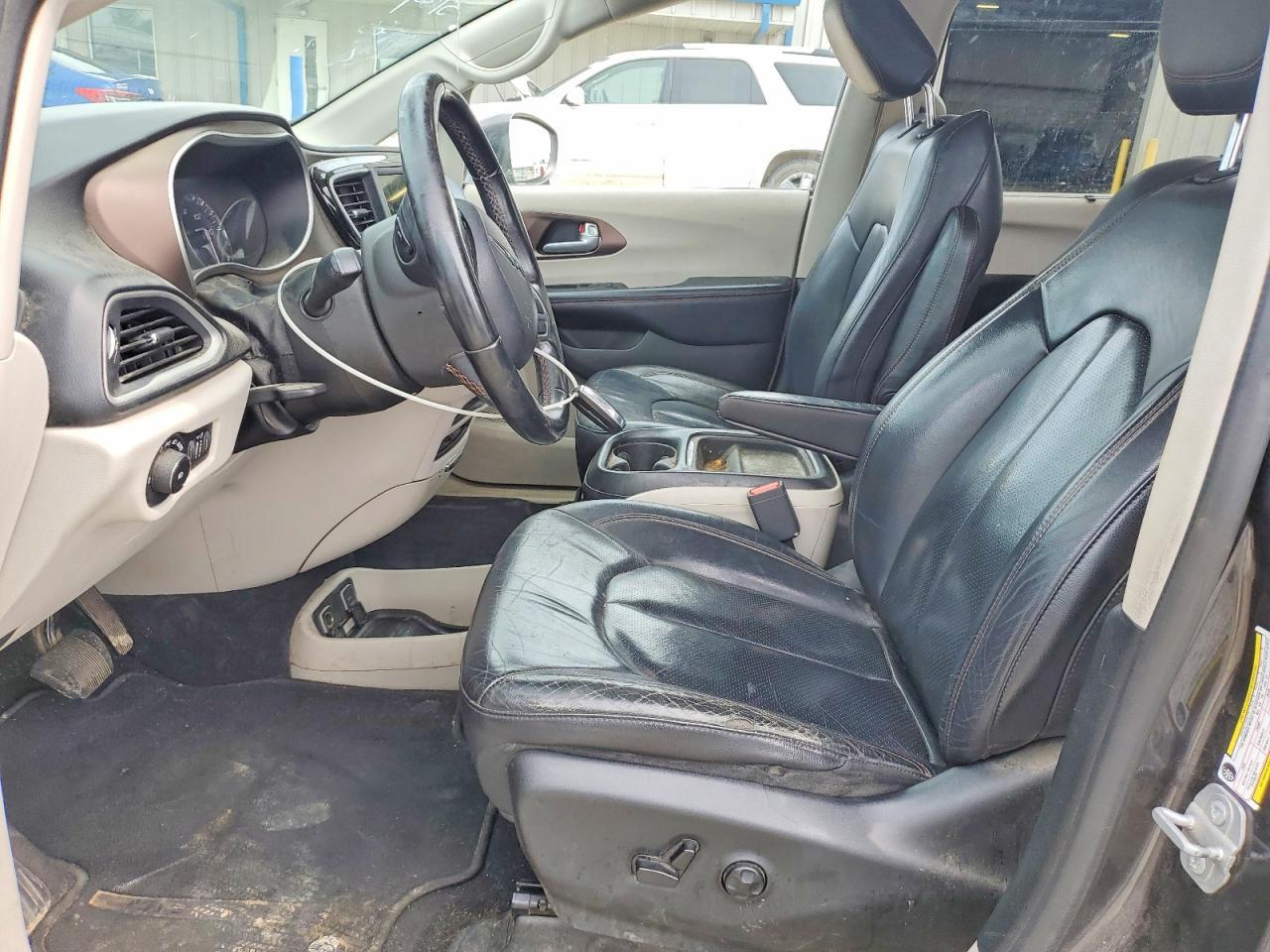 2018 Chrysler Pacifica Touring L - Image 7